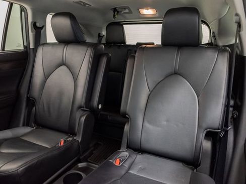 Used 2023 Toyota Highlander Limited AWD/4WD image 29