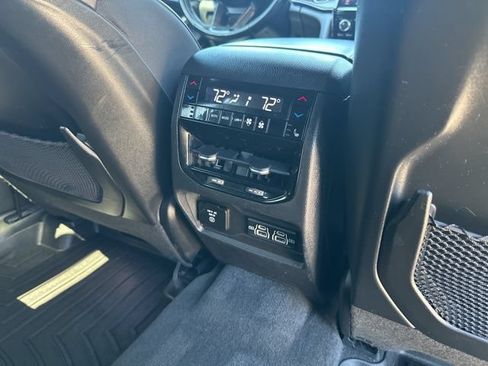 Used 2022 Jeep Grand Cherokee L Overland w/ Advanced Protech Group III AWD/4WD image 23