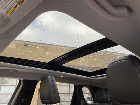 Used 2022 Jeep Cherokee Limited image 29