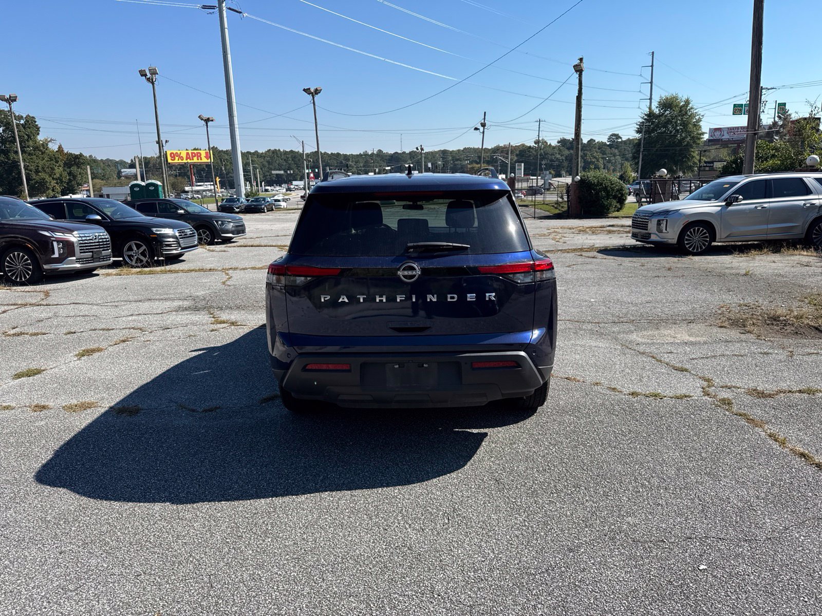 Used 2025 Nissan Pathfinder SV FWD image 4