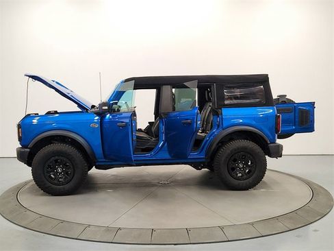 Used 2023 Ford Bronco Wildtrak image 12