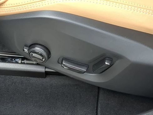 Certified 2025 Volvo XC60 B5 Ultra AWD/4WD image 16