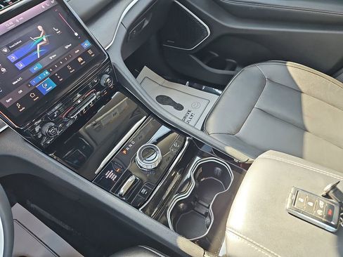 Used 2022 Jeep Grand Cherokee Limited 4xe image 29