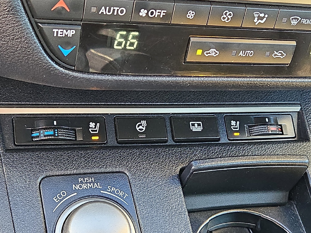 Used 2014 Lexus ES 350 w/ Luxury Package FWD image 26