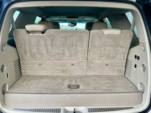 Used 2015 Cadillac Escalade Luxury image 6