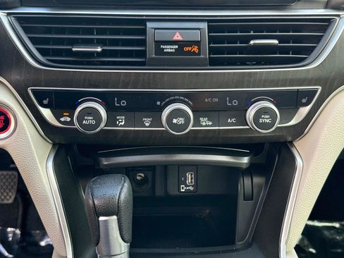 Used 2020 Honda Accord EX image 24