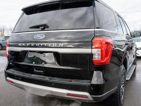 Used 2022 Ford Expedition XLT w/ Equipment Group 202A image 6