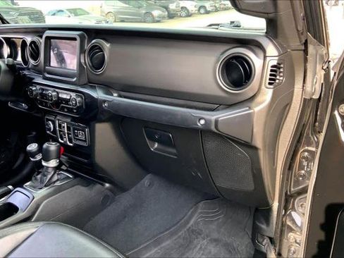 Certified 2022 Jeep Gladiator Sport image 17