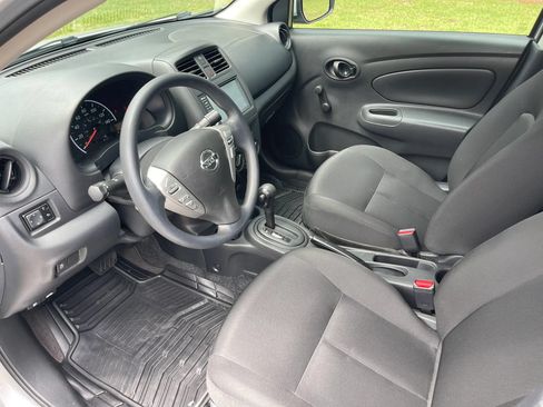 Used 2019 Nissan Versa FWD image 11