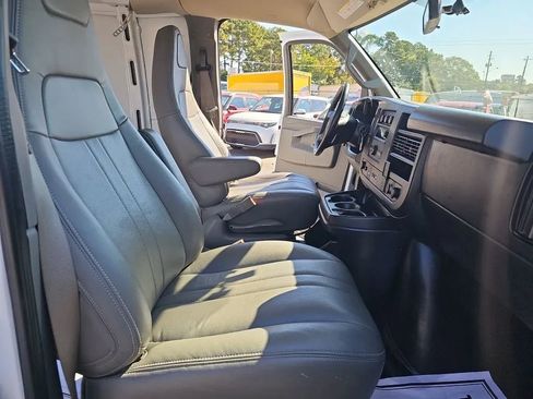 Used 2023 GMC Savana 2500 w/ Driver Convenience Package image 20