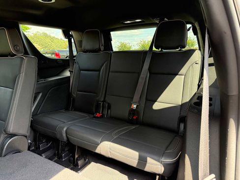 Used 2024 GMC Yukon SLT RWD image 28