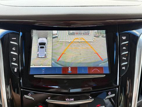 Used 2017 Cadillac Escalade Luxury AWD/4WD image 47