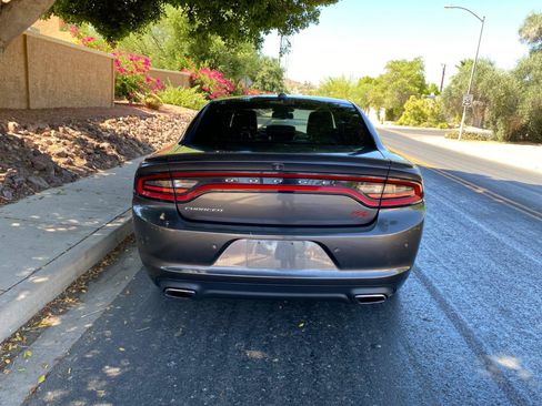 Used 2015 Dodge Charger R/T RWD image 10