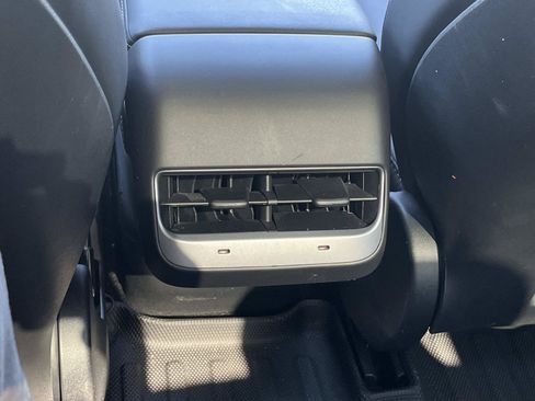 Used 2022 Tesla Model 3 Long Range AWD/4WD image 17