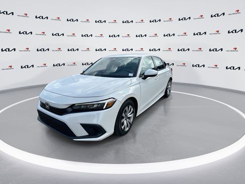 Used 2023 Honda Civic LX image 4