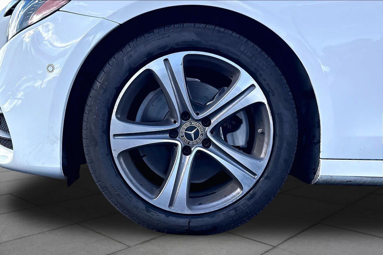 Used 2018 Mercedes-Benz E 300 image 10