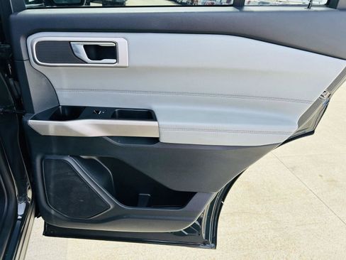 Used 2022 Ford Explorer XLT w/ Equipment Group 202A image 25