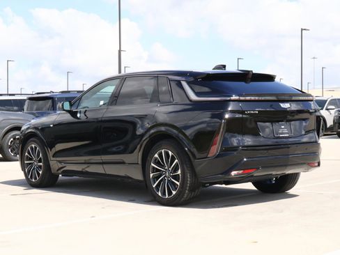 Used 2024 Cadillac Lyriq Sport image 3