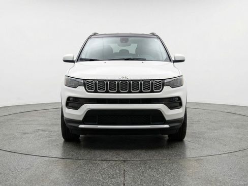 Used 2025 Jeep Compass Limited AWD/4WD image 2