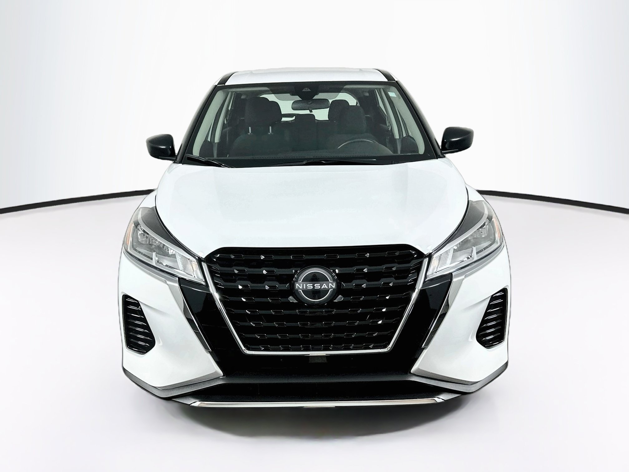 Used 2025 Nissan Kicks Play S FWD image 2