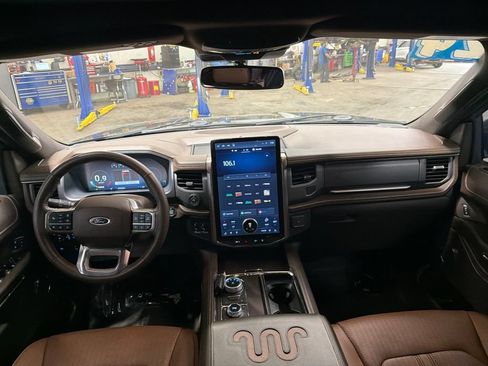 Certified 2024 Ford Expedition Max King Ranch AWD/4WD image 15