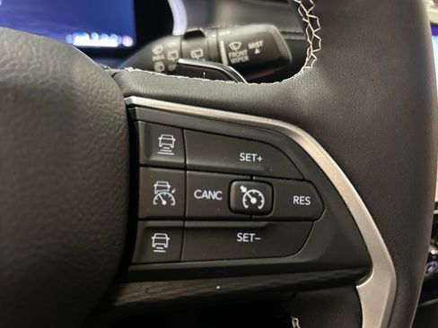 Used 2024 Jeep Grand Cherokee Altitude AWD/4WD image 17
