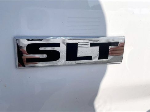 Used 2022 RAM 1500 Classic SLT AWD/4WD image 24