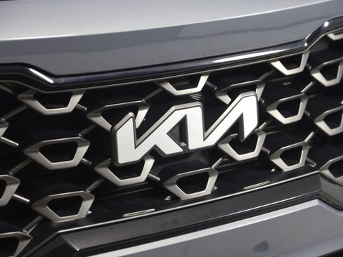 Used 2023 Kia Sorento S w/ Panoramic Sunroof Package AWD/4WD image 18