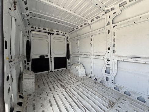 Used 2023 RAM ProMaster 2500 FWD image 13