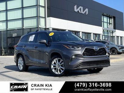Used 2023 Toyota Highlander Limited