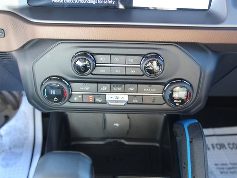 Used 2023 Ford Bronco Outer Banks image 12