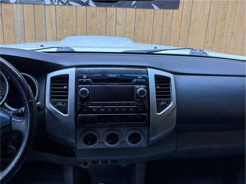 Used 2010 Toyota Tacoma PreRunner RWD image 18
