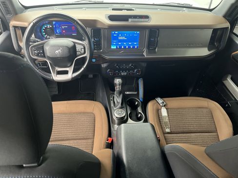 Used 2023 Ford Bronco Outer Banks image 4