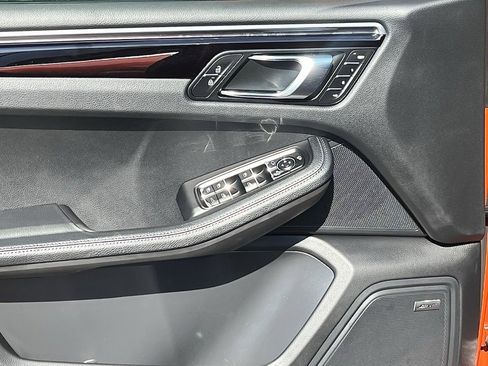 Used 2022 Porsche Macan image 26