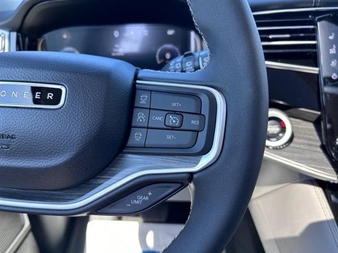 Used 2024 Jeep Wagoneer Series II w/ Convenience Group I image 18