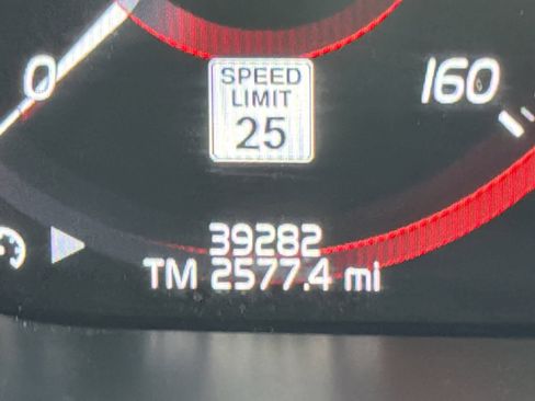 Used 2021 Volvo XC60 T5 Inscription w/ Climate Package image 36