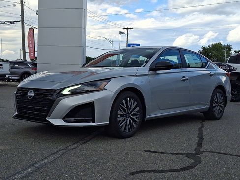 New 2026 Nissan Altima 2.5 SV AWD/4WD image 2