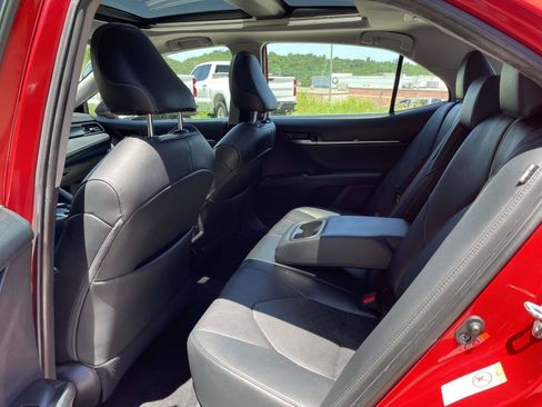 Used 2019 Toyota Camry XSE w/ Driver Assist Package FWD image 3