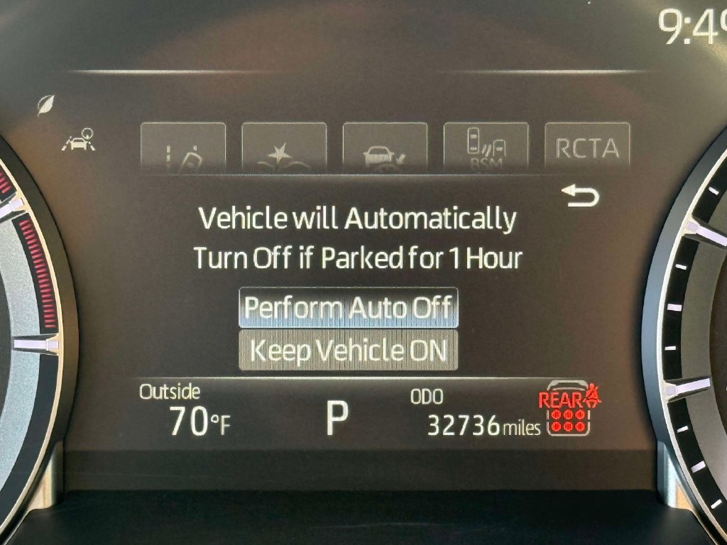 Used 2025 Toyota Highlander LE FWD image 19