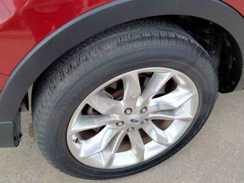 Used 2015 Ford Explorer XLT w/ Equipment Group 202A image 24