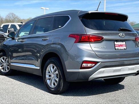 Used 2019 Hyundai Santa Fe SE image 9