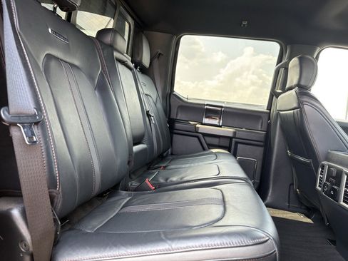 Used 2022 Ford F350 Platinum image 32