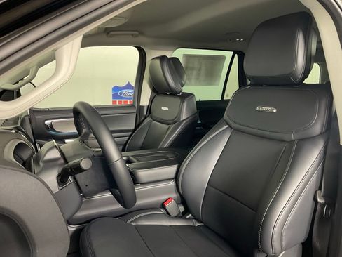 New 2027 Ford Expedition Platinum RWD image 14
