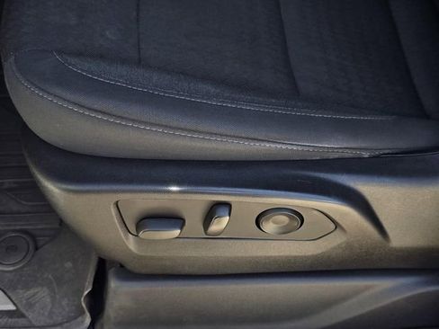 Used 2022 Chevrolet Silverado 1500 Custom image 21