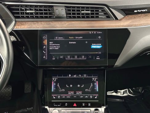 Used 2019 Audi e-tron Premium Plus image 13