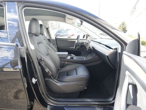 Used 2023 Tesla Model Y Long Range image 31