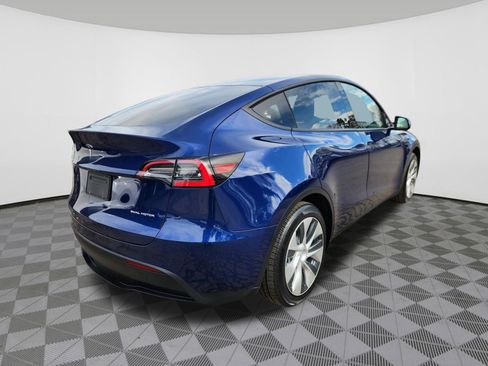 Used 2021 Tesla Model Y Long Range image 4