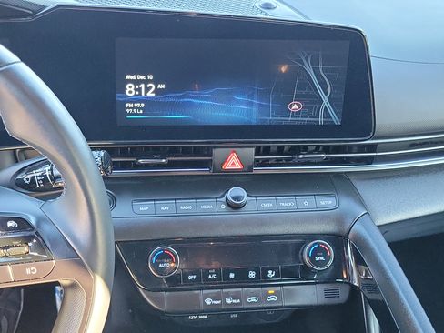 Certified 2025 Hyundai Elantra SEL w/ Cargo Package image 11