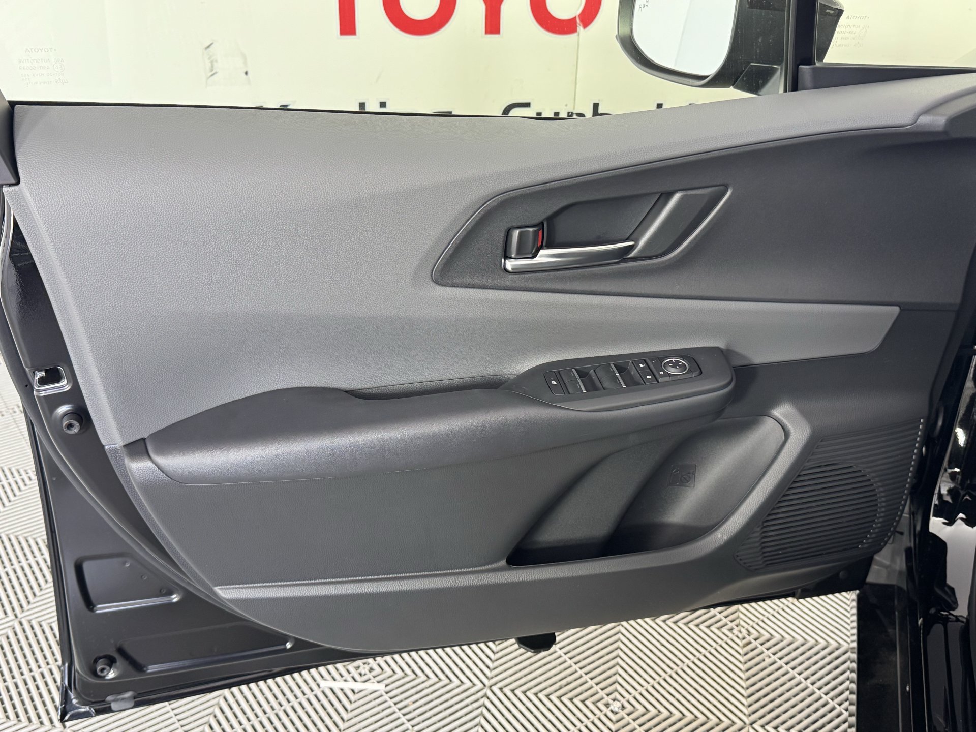 New 2027 Toyota Prius XLE FWD image 13