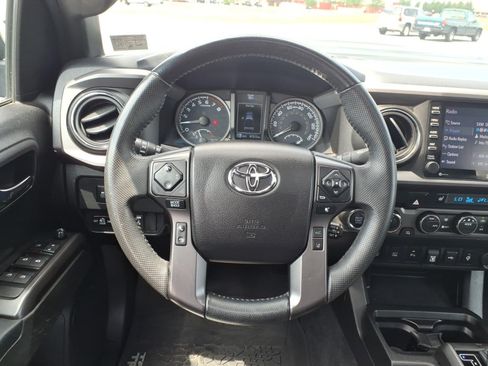Used 2021 Toyota Tacoma TRD Pro AWD/4WD image 9